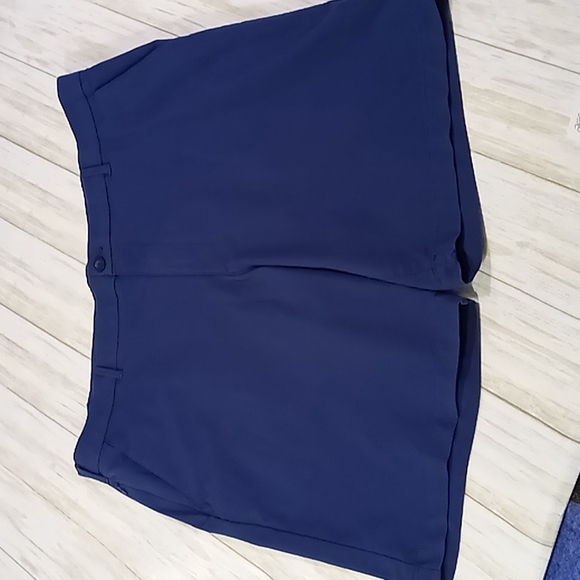 IZOD Navy Blue Men's Flat Front Shorts Size 38x9 - Picture 5 of 15